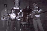 [ la Soccer/Pop Band Dejan e La Parte Reale in sala prove... ]